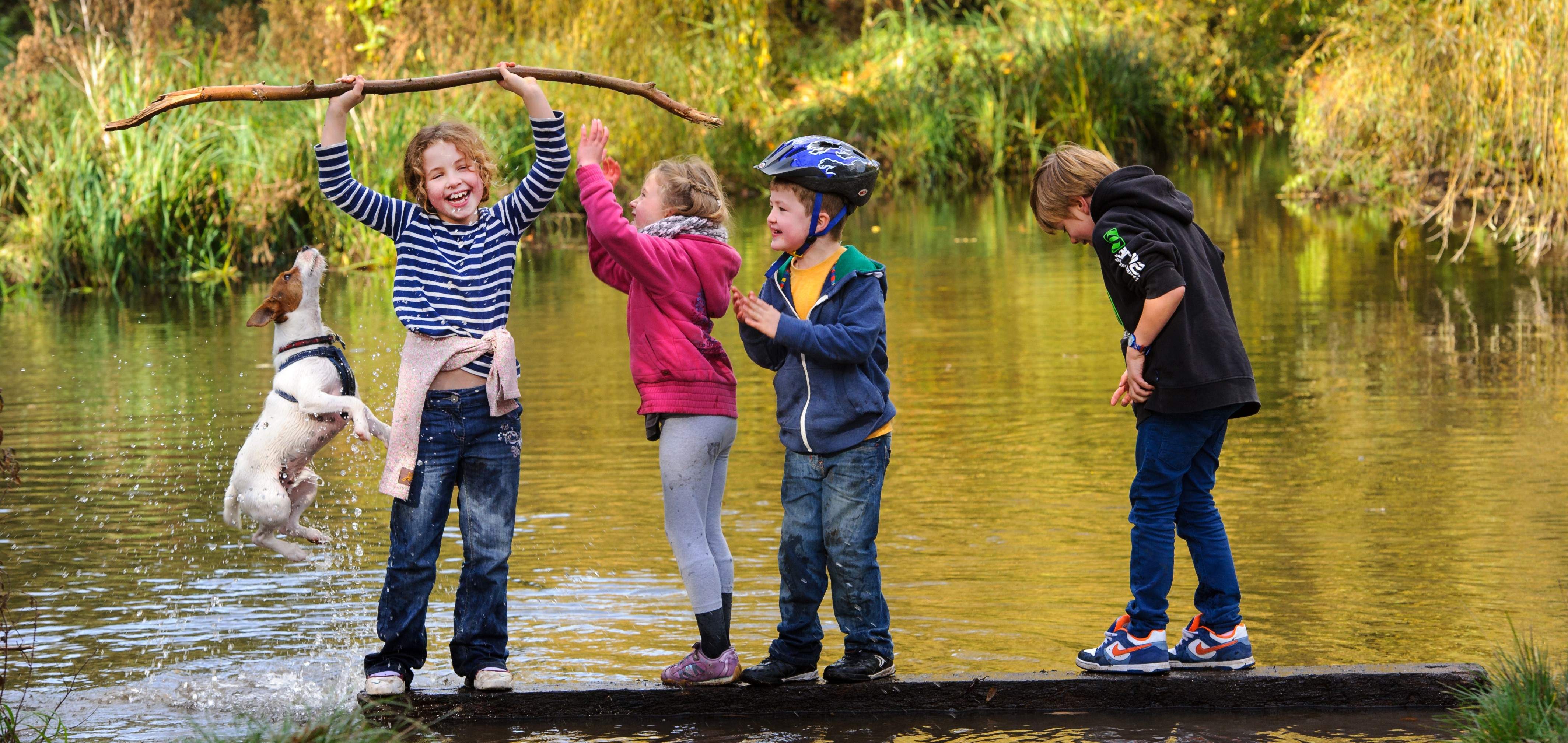 Children playing in Cassiobury park