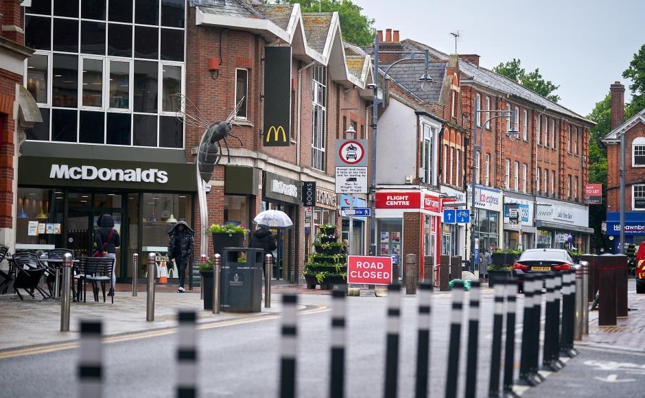 Lower Watford High Street - Bus Gate Image